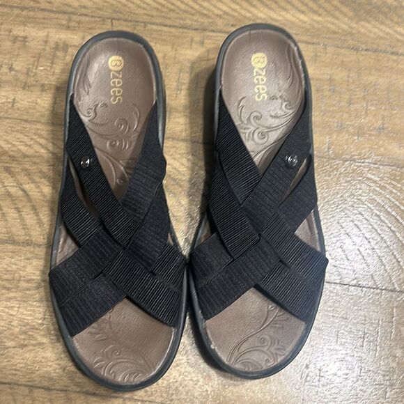 BZees sandals size 8 - Picture 2 of 12